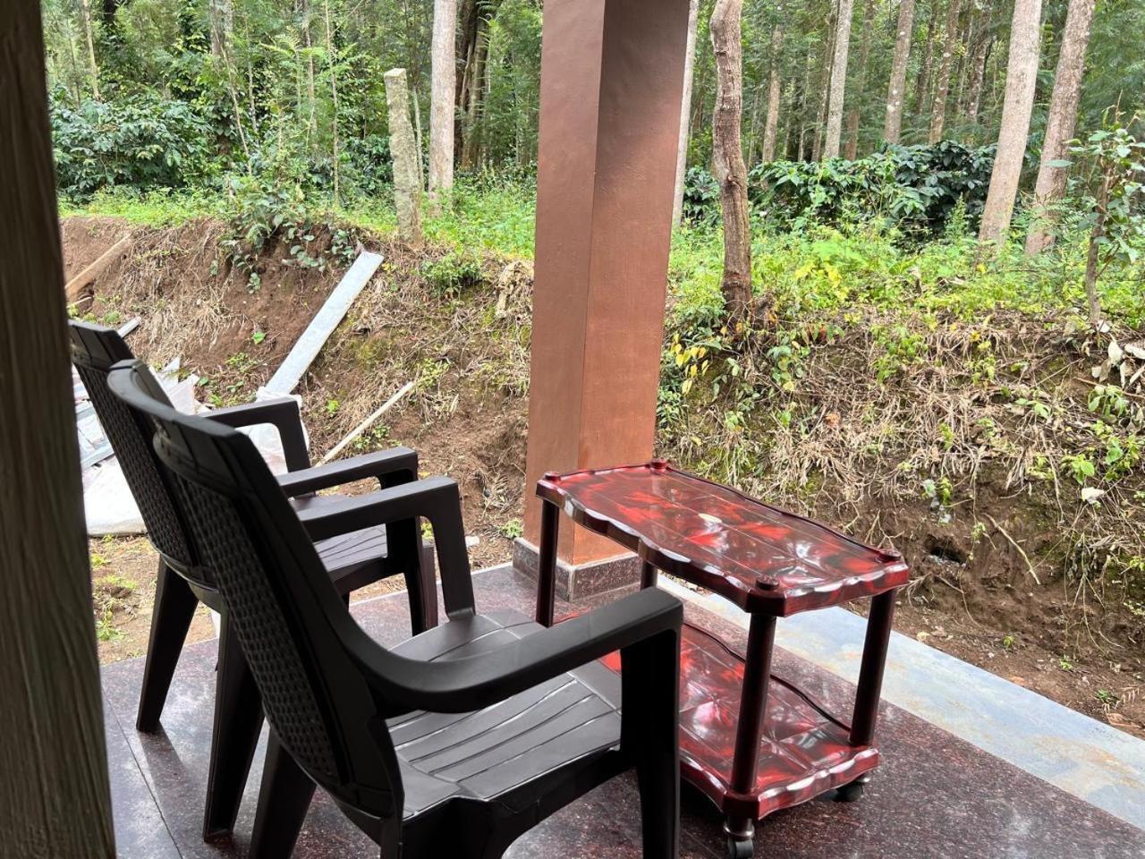Silver Shadow Homestay Chikmagalur Ngoại thất bức ảnh